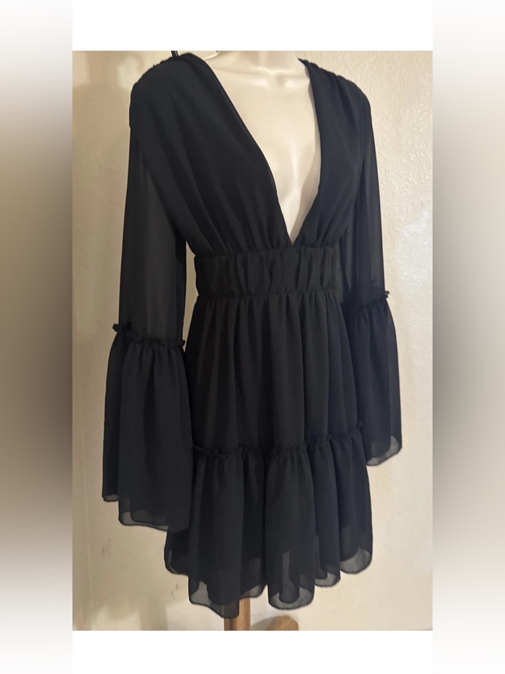 Women’s Black Plunging Neck Frill Ruffle Hem Chiffon Dress Size XL - Picture 7 of 16